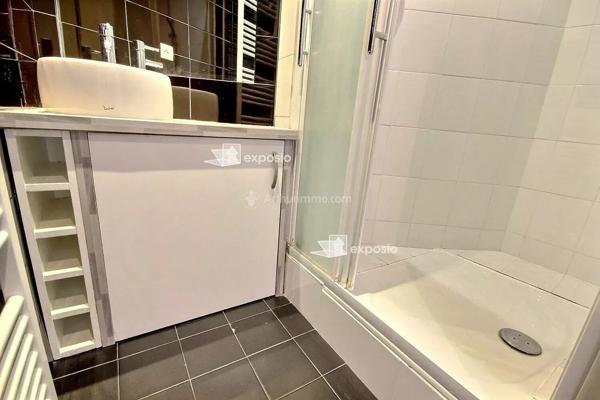 Vente                                                      Appartement
                        
                     3 pièces                      53 m2                     à Asnières-sur-Seine