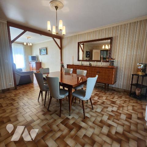 Charmante maison mitoyenne avec jardin et garage 