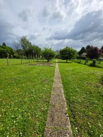Vente                                                      Maison
                        
                     6 pièces                      131 m2                     à Luzarches