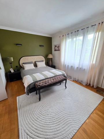 Vente                                                      Maison
                        
                     6 pièces                      131 m2                     à Luzarches