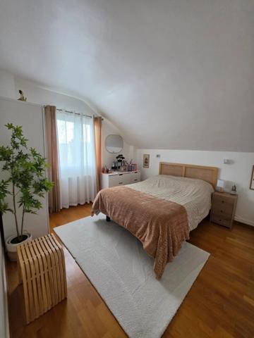 Vente                                                      Maison
                        
                     6 pièces                      131 m2                     à Luzarches