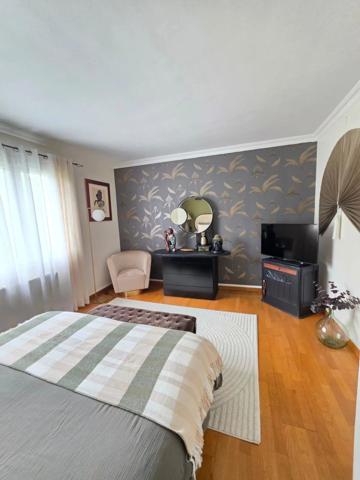 Vente                                                      Maison
                        
                     6 pièces                      131 m2                     à Luzarches