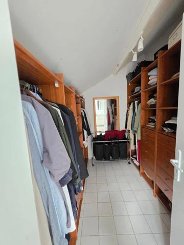 Vente                                                      Maison
                        
                     6 pièces                      131 m2                     à Luzarches