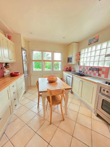 Vente                                                      Maison
                        
                     6 pièces                      131 m2                     à Luzarches
