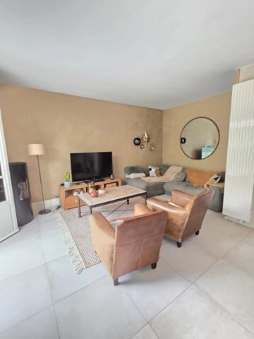 Vente                                                      Maison
                        
                     6 pièces                      131 m2                     à Luzarches