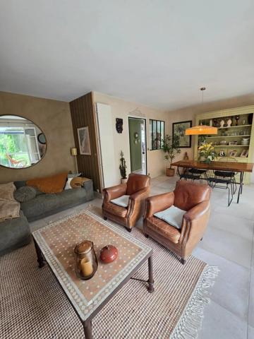Vente                                                      Maison
                        
                     6 pièces                      131 m2                     à Luzarches