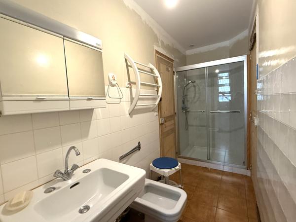 Charmante maison avec jardin et dépendances – Beau potentiel