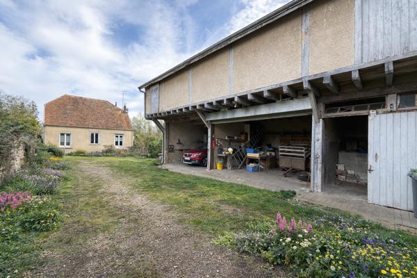 Charmante maison avec jardin et dépendances – Beau potentiel