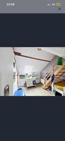 Grande maison familiale 

Maison familiale de caractère – 159 m² –  À seulement  15 minutes de Cergy Pontoise, idéalement située entre campagne verdoyante et accès rapide aux grands pôles recherchés du Val-d'Oise et des Yvelines.  Proche de Cergy, L'Isle-Adam, Pontoise, Conflans-Sainte-Honorine et aux portes des Yvelines, ce bien séduira les familles en quête d'espace, de calme et de nature sans s'éloigner des commodités.  Cadre privilégié, environnement recherché, forêt, randonnées et dépaysement assuré à moins d'une heure de Paris avec une gare à proximité ligne J.   Un cadre de vie rare et recherché . 
Derrière sa façade pleine de caractère, cette maison propose de beaux volumes et une organisation pensée pour la vie familiale :
-  5 chambres permettant d'accueillir famille, bureau ou espace invités
- Un séjour lumineux propice aux moments de partage 
- Une ambiance chaleureuse mêlant charme de l'ancien et potentiel d'aménagement
- une terrasse et un jardin pour profiter des beaux jours  

Un potentiel à exploiter selon vos envies :

Le bien dispose également d'un sous-sol total, offrant de nombreuses possibilités :
 -  espace de rangement important 
- atelier / bricolage 
- buanderie / espace technique 
- ou aménagement selon vos besoins  

Un environnement paisible  :

Située dans un environnement calme et résidentiel, cette maison bénéficie du cadre de vie recherché de Montgeroult :  
* village à taille humaine 
* tranquillité
 * qualité de vie à proximité des axes et commodités  
* cerise sur le gâteau  : une très belle vue