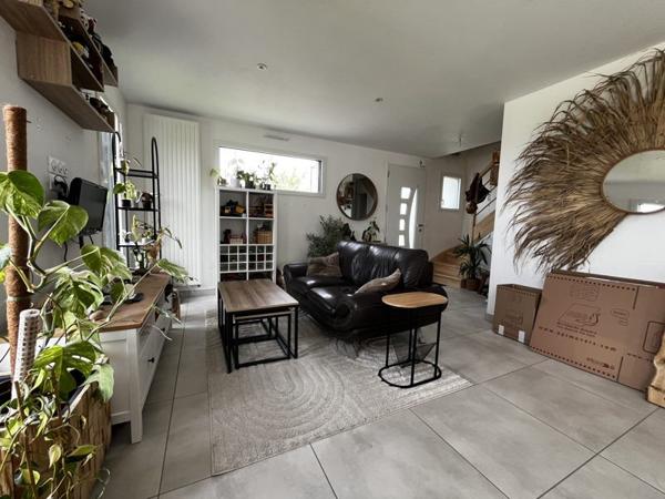 Maison à louer 900 € CC Pont-de-Buis-lès-Quimerch 4 p 108 m² DPE B