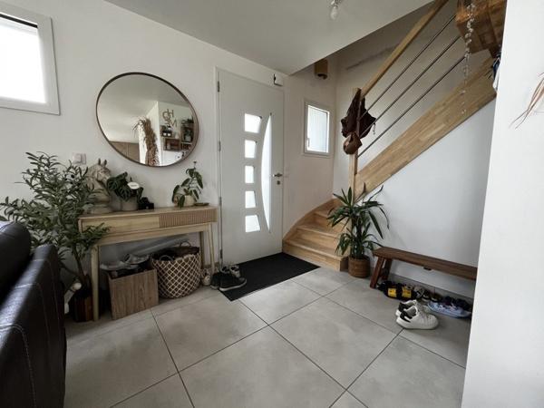 Maison à louer 900 € CC Pont-de-Buis-lès-Quimerch 4 p 108 m² DPE B
