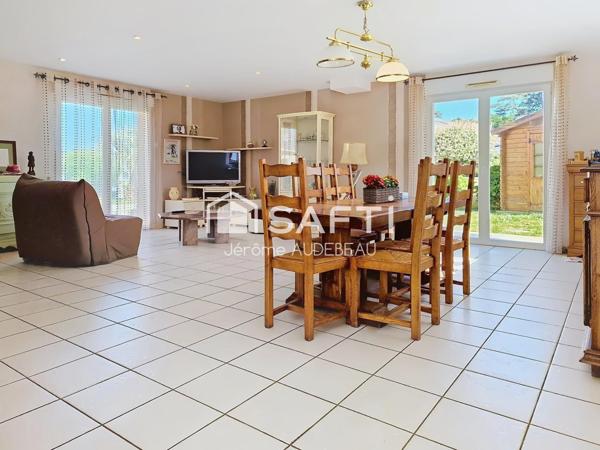 Dans une impasse, proche des commerces