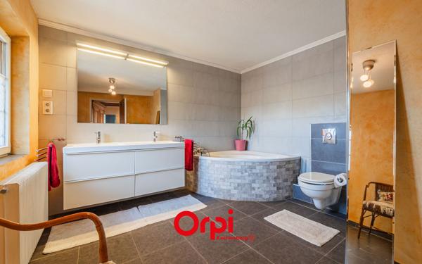 Maison à vendre    7 pièces •  Mittelhausbergen