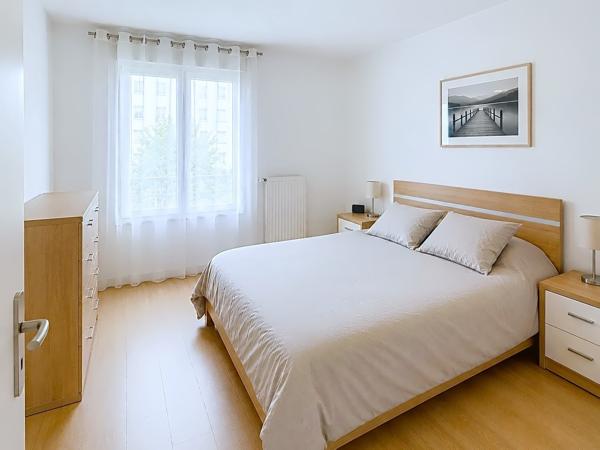 Appartement
         3 pièces
        - 60 m² Exclusivité 175 000 € *