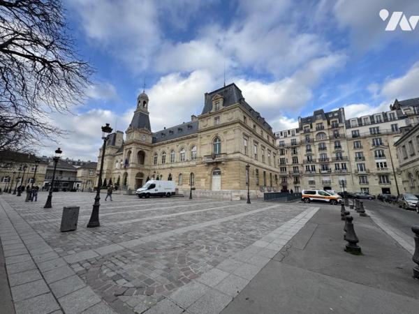 PARIS 14 / MAIRIE - 2 LARGES PLACES DE PARKINGS MITOYENNES DANS PARKING NEUF