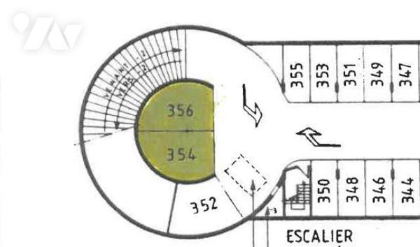 PARIS 14 / MAIRIE - 2 LARGES PLACES DE PARKINGS MITOYENNES DANS PARKING NEUF