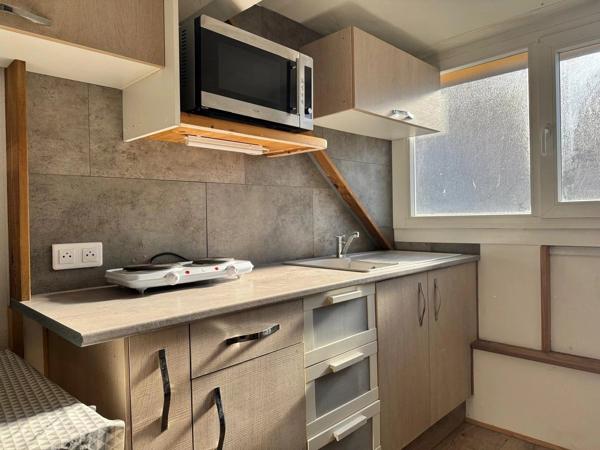 SPECIAL INVESTISSEURS studio avec stationnement - Quartier Clémenceau / Butte