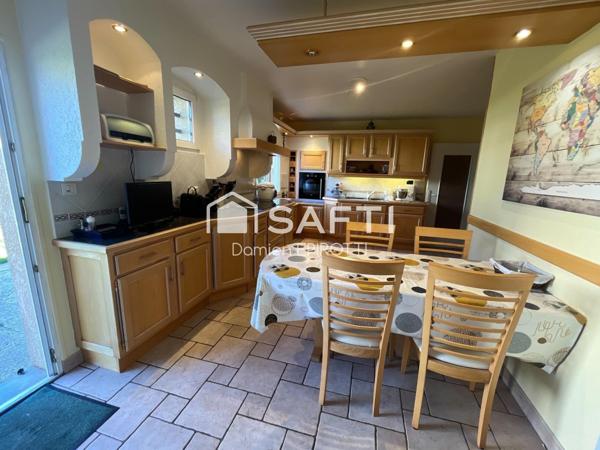 ? Maison familiale sur un vaste terrain clos et arboré ?