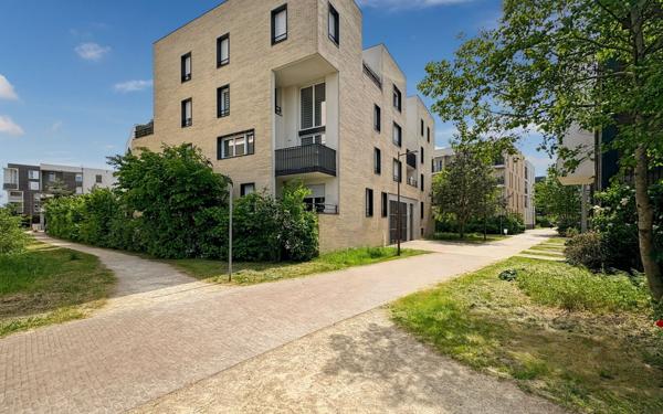 Appartement à vendre    2 pièces • 47 m2 Ris-Orangis