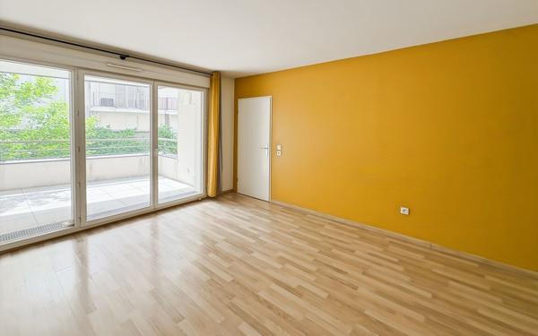 Appartement à vendre    2 pièces • 47 m2 Ris-Orangis