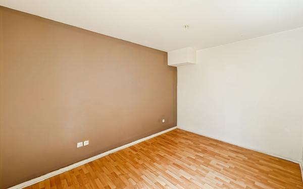 Appartement à vendre    2 pièces • 47 m2 Ris-Orangis