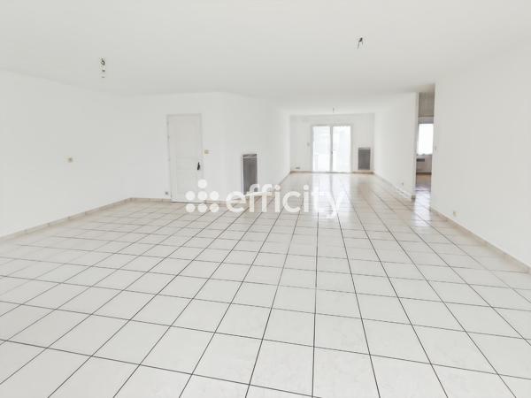 Maison
         4 pièces
        - 80 m² 297 000 € *