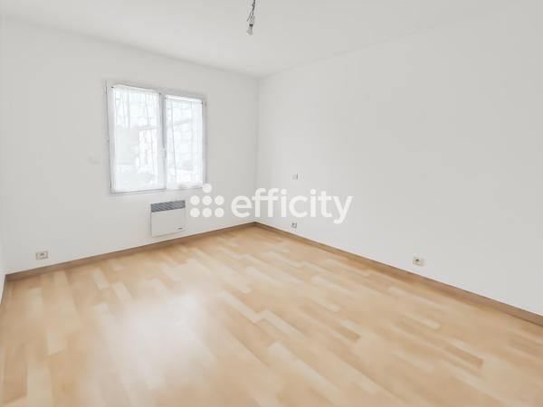 Maison
         4 pièces
        - 80 m² 297 000 € *
