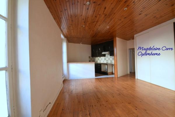 Vieux Saint-Maur – Grand studio traversant, charme de l’ancien et tranquillité assurée