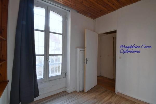 Vieux Saint-Maur – Grand studio traversant, charme de l’ancien et tranquillité assurée