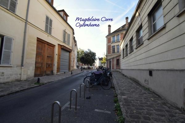 Vieux Saint-Maur – Grand studio traversant, charme de l’ancien et tranquillité assurée