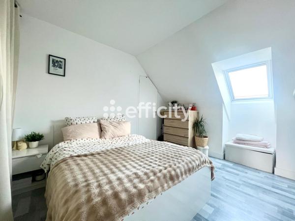 Appartement
         2 pièces
        - 45 m² 164 000 € *