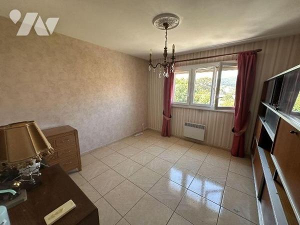 A VENDRE LA VALETTE DU VAR (83160) VAR - APPARTEMENT GRAND T3 - 77 M2 (FAUX T4) + PARKING ET CA...