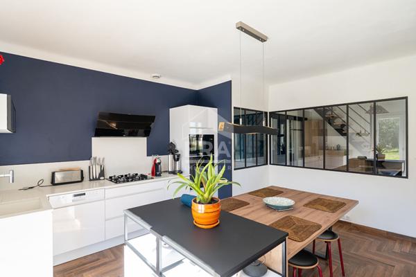 Belle demeure à Cabries de 8 pièces 200 m2 sur parcelle d'environ 4000 m2