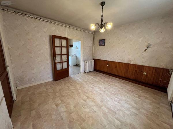 Maison à vendre à Saint-Vallier en Saône-et-Loire (71230), ref : 063/1478   
Le Bourg