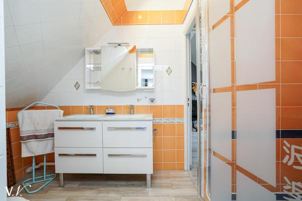 Maison d 'architecte- SAVONNIERES