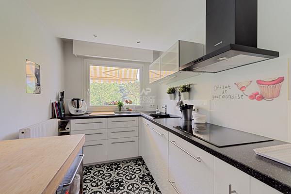 Appartement Chambourcy 5 pièces 95 m2 - Dernier étage sans vis à vis €399 000 ** - Référence 18028