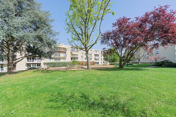Appartement Chambourcy 5 pièces 95 m2 - Dernier étage sans vis à vis €399 000 ** - Référence 18028