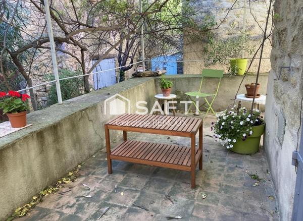 Coup de cœur au cœur du Luberon – Maison de village avec terrasses et salle voûtée