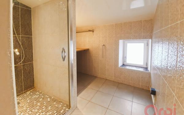 Immeuble à vendre    8 pièces • 170,30 m2 Agde