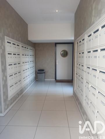 Location studio 30 m² Évry-Courcouronnes