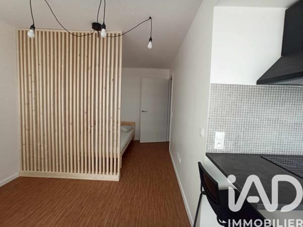 Location studio 30 m² Évry-Courcouronnes