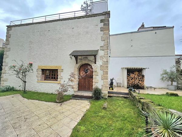 Maison Rosny Sous Bois 210 m2 demeure en plein centre ville proche gare RER E Rosny sous bois et Rosny Bois Perrier centre commercial et Metro