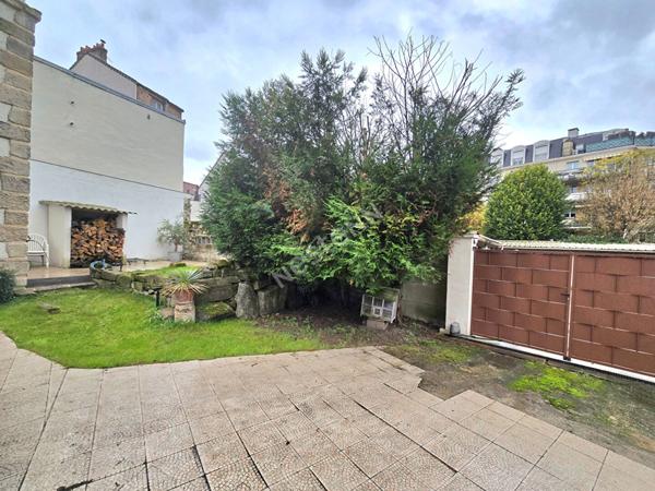 Maison Rosny Sous Bois 210 m2 demeure en plein centre ville proche gare RER E Rosny sous bois et Rosny Bois Perrier centre commercial et Metro