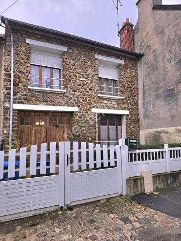 Maison Rosny Sous Bois 210 m2 demeure en plein centre ville proche gare RER E Rosny sous bois et Rosny Bois Perrier centre commercial et Metro