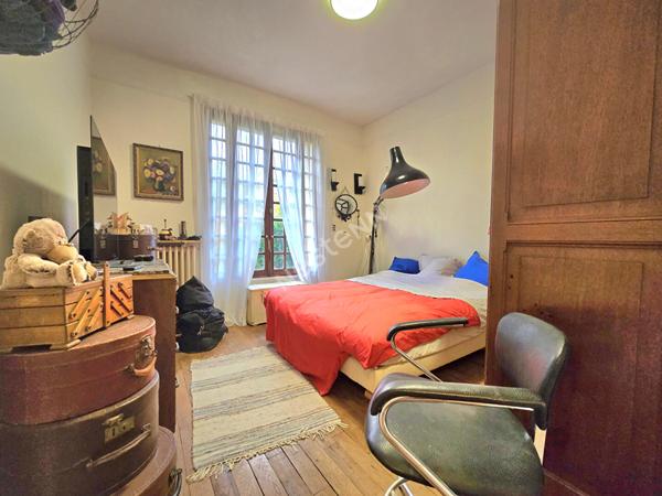 Maison Rosny Sous Bois 210 m2 demeure en plein centre ville proche gare RER E Rosny sous bois et Rosny Bois Perrier centre commercial et Metro