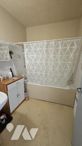 A vendre à VIVONNE (86), Une maison d'habitation de 120 m² - 4 Chambres - Dépendances