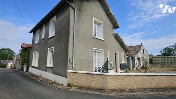 A vendre à VIVONNE (86), Une maison d'habitation de 120 m² - 4 Chambres - Dépendances