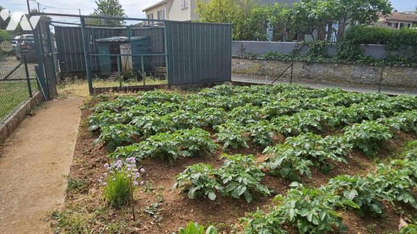A vendre à VIVONNE (86), Une maison d'habitation de 120 m² - 4 Chambres - Dépendances