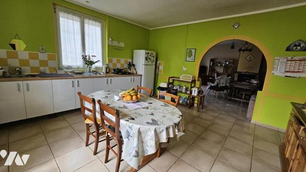 A vendre à VIVONNE (86), Une maison d'habitation de 120 m² - 4 Chambres - Dépendances