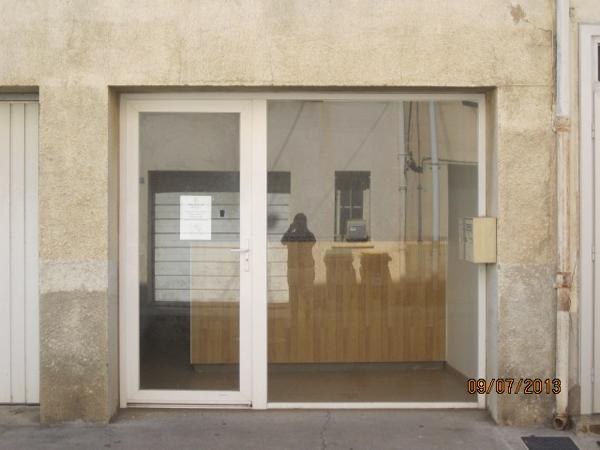 Saint-Laurent-de-la-Salanque (66250) Boutique avec vitrine idéalement placée